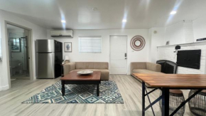 Two Bedrooms Back House in Los Angeles